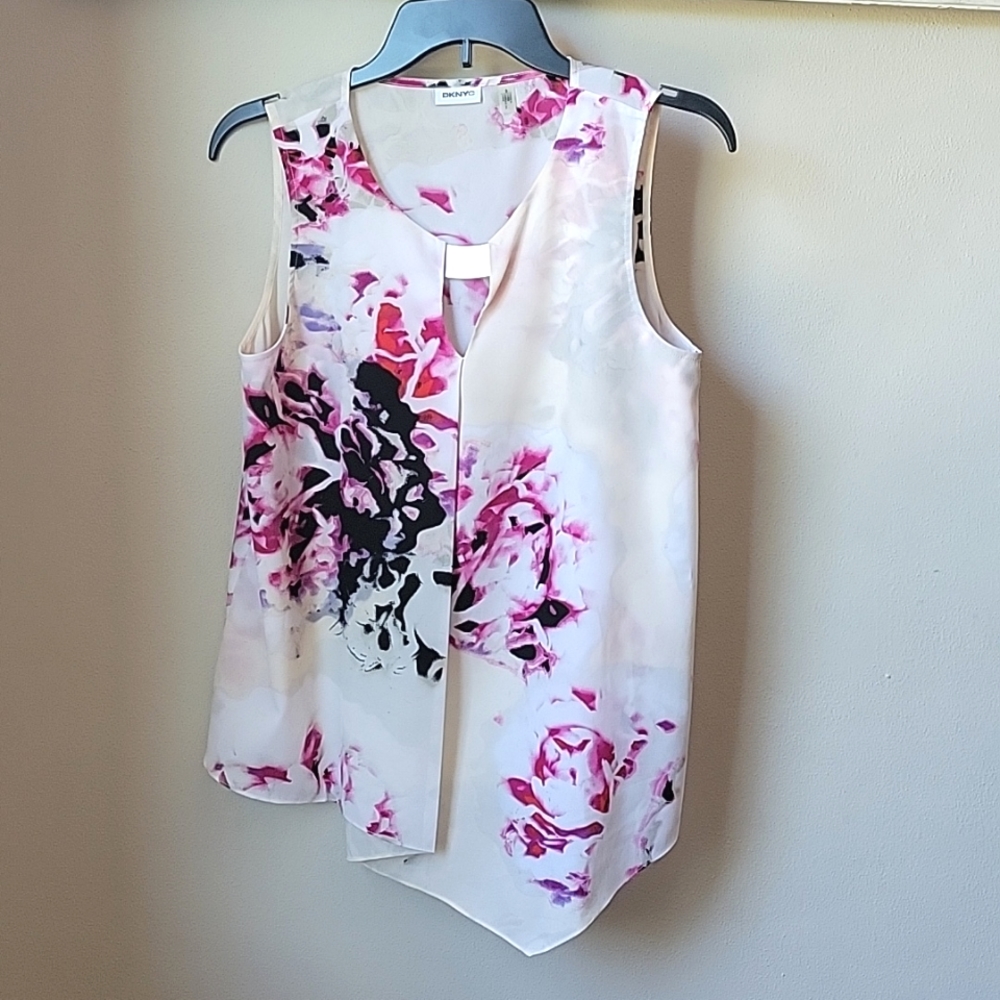 Sleeveless Blouse